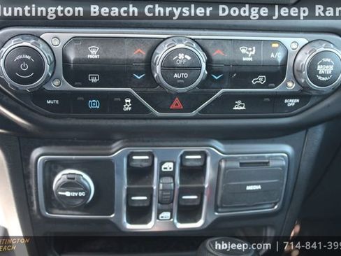 Used 2023 Jeep Wrangler Unlimited image 17
