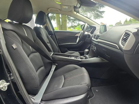 Used 2018 MAZDA MAZDA3 Sport w/ Preferred Equipment Package FWD image 14