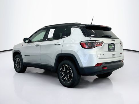 Used 2025 Jeep Compass Trailhawk AWD/4WD image 5
