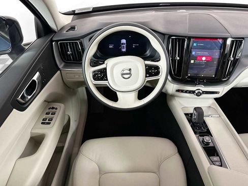 Used 2025 Volvo XC60 T8 Core image 18