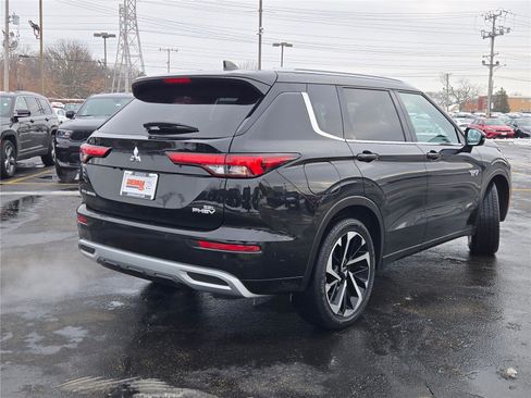 Used 2024 Mitsubishi Outlander 4WD Plug-In Hybrid image 12