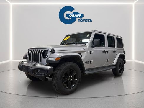 Used 2019 Jeep Wrangler Unlimited Sahara AWD/4WD image 12