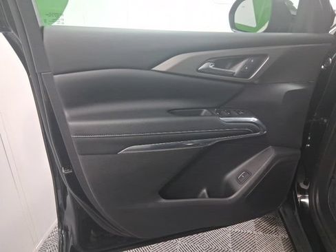 Used 2025 Chevrolet Traverse LT AWD/4WD image 17