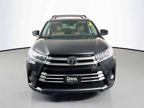 Used 2017 Toyota Highlander Limited AWD/4WD image 3