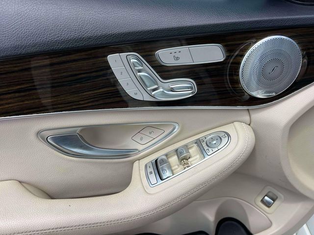Used 2020 Mercedes-Benz C 300 Sedan w/ Premium Package image 22
