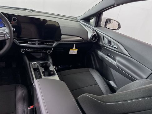 New 2026 Chevrolet Equinox EV LT w/ Comfort Package image 16