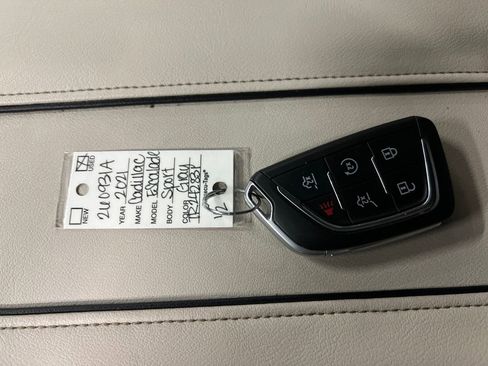 Certified 2021 Cadillac Escalade Sport w/ Driver Assist Tech Package image 31