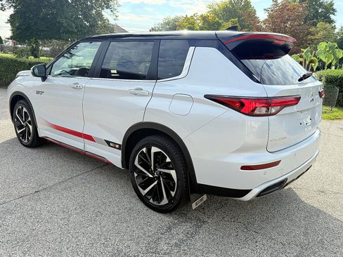 Used 2024 Mitsubishi Outlander Ralliart image 5