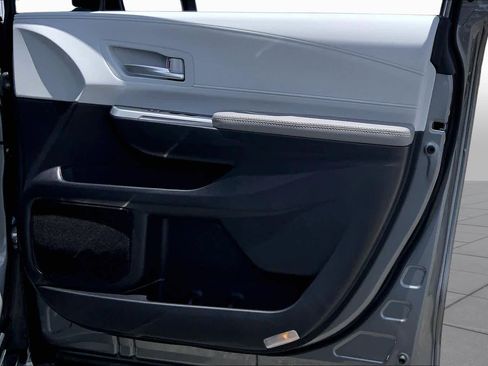 Certified 2026 Toyota Sienna XLE FWD image 22