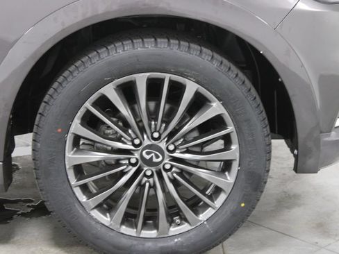 Used 2024 INFINITI QX80 Premium Select w/ Cargo Package AWD/4WD image 12