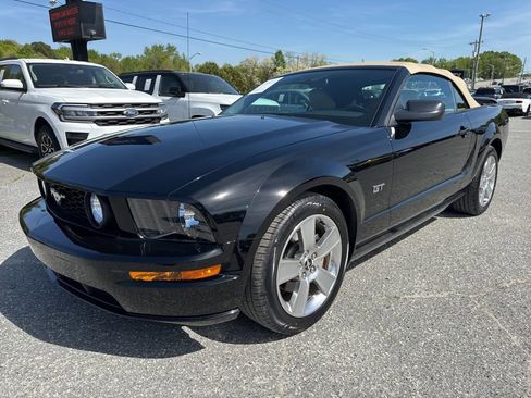 Used 2006 Ford Mustang GT image 1