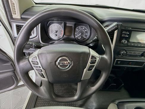 Used 2017 Nissan Titan S image 17