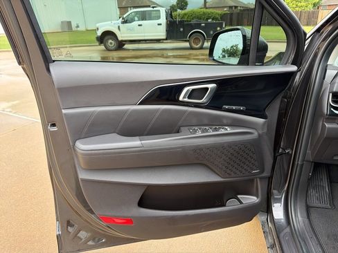 Used 2025 Kia Carnival SX Prestige FWD image 13