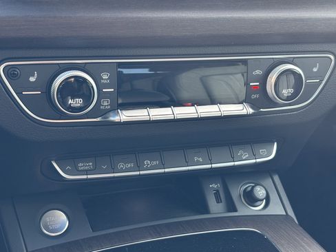 Used 2023 Audi Q5 2.0T Premium image 29