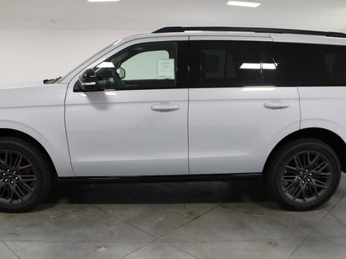 New 2025 Ford Expedition Platinum w/ Stealth Performance Package image 5