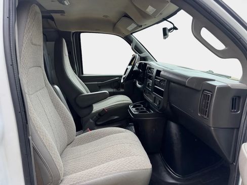 Used 2019 Chevrolet Express 2500 w/ Driver Convenience Package RWD image 10
