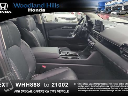 Used 2025 Honda Pilot Elite image 23
