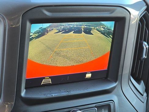 Used 2019 Chevrolet Silverado 1500 Custom w/ Custom Convenience Package image 9