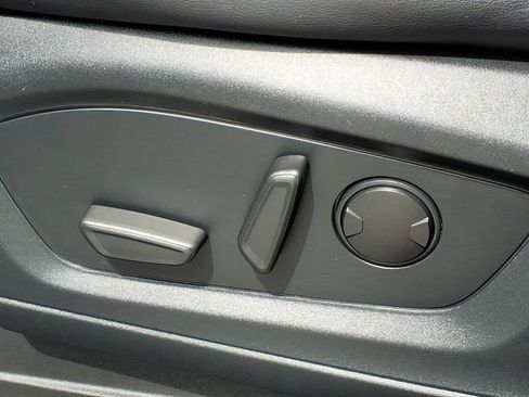 Used 2021 Ford Explorer XLT w/ Equipment Group 202A AWD/4WD image 10