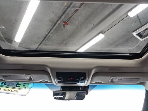 Used 2025 Lexus ES 300h w/ Accessory Package (Z2) FWD image 16