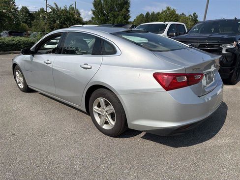 Used 2021 Chevrolet Malibu LS FWD image 2