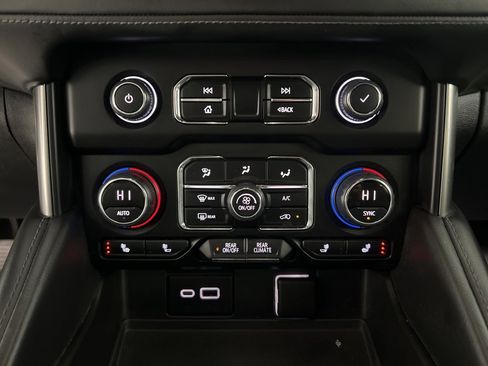 Used 2021 Chevrolet Tahoe Z71 image 14