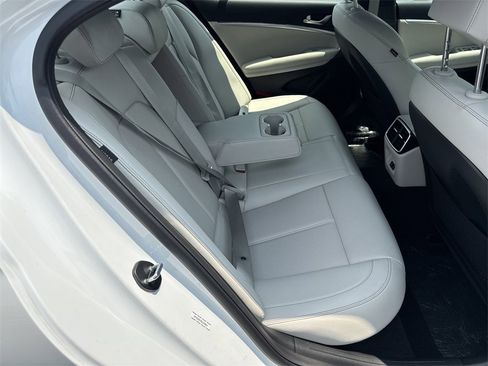 New 2025 Genesis G70 2.5T image 15