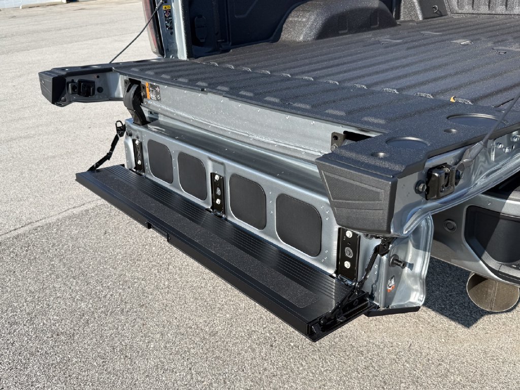 New 2026 GMC Sierra 3500 AT4 w/ AT4 Premium Plus Package AWD/4WD image 8