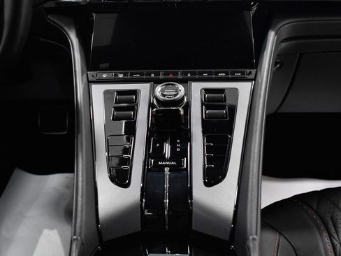 Used 2024 Aston Martin DB12 Coupe RWD image 34