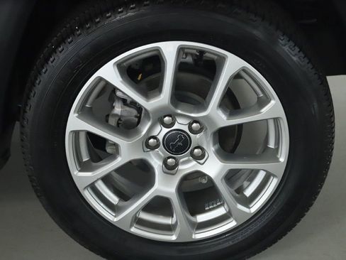 Used 2025 Jeep Compass Limited AWD/4WD image 39