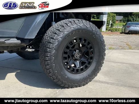 Used 2017 Jeep Wrangler Unlimited Rubicon AWD/4WD image 9