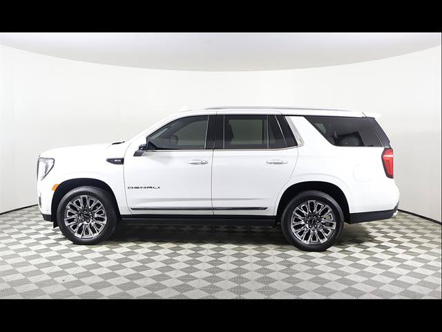 Used 2023 GMC Yukon Denali Ultimate AWD/4WD image 3