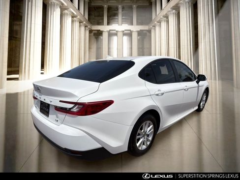 Used 2025 Toyota Camry LE FWD image 4