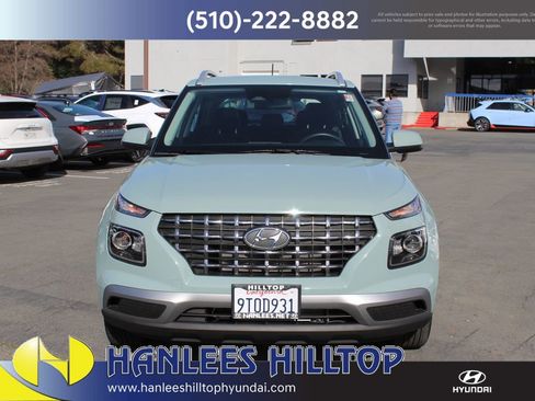 Used 2025 Hyundai Venue SEL image 4