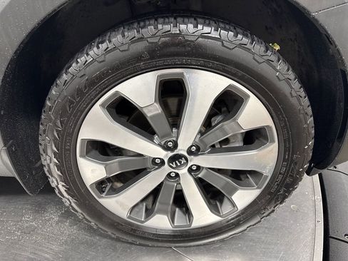 Used 2021 Kia Telluride S AWD/4WD image 14