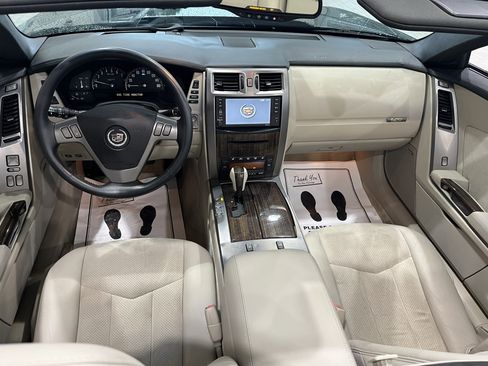 Used 2006 Cadillac XLR V RWD image 9