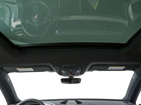 New 2026 Porsche Macan Electric image 19