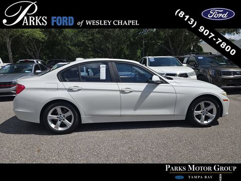 Used 2015 BMW 320i Sedan RWD image 3