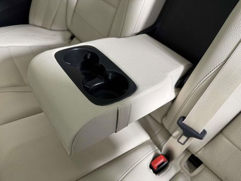 Used 2023 Mercedes-Benz GLE 450 4MATIC image 33