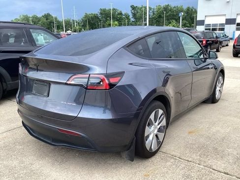 Used 2023 Tesla Model Y Long Range AWD/4WD image 9