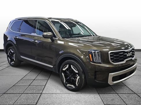 Used 2025 Kia Telluride S AWD/4WD image 3