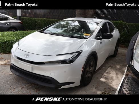 Used 2023 Toyota Prius LE FWD image 1