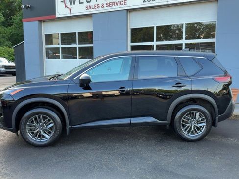 Used 2021 Nissan Rogue S AWD/4WD image 8