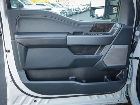 Used 2025 Ford F350 Lariat image 15