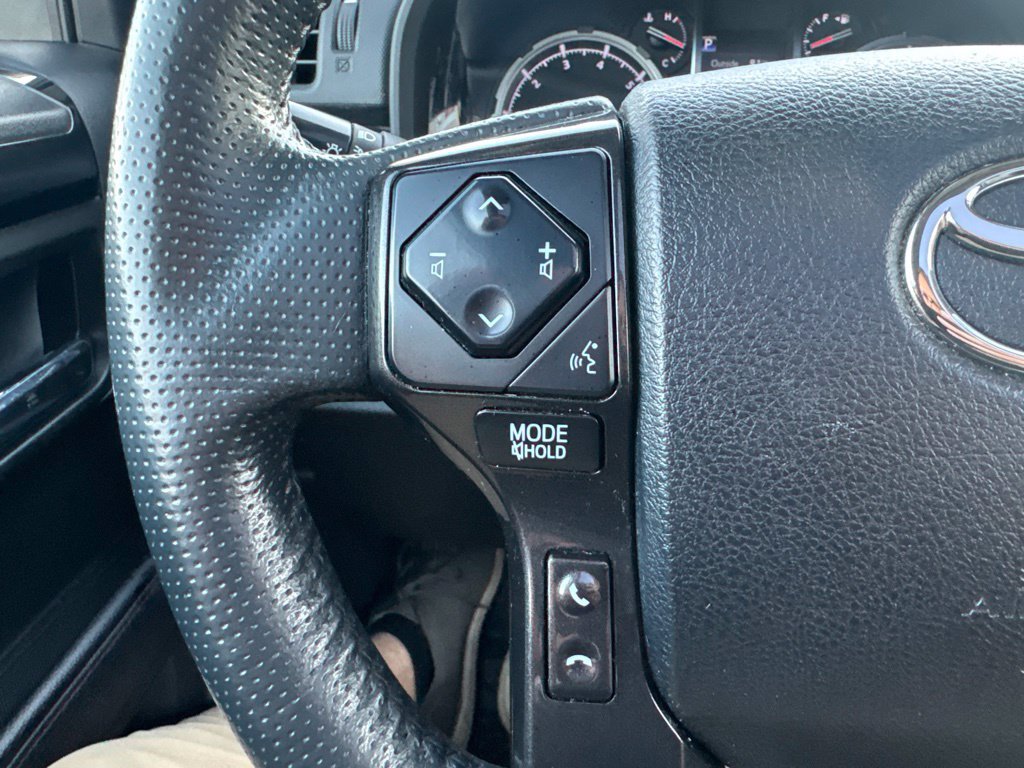 Used 2020 Toyota 4Runner Venture w/ Moonroof Package AWD/4WD image 19