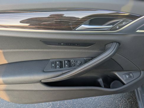 Used 2018 BMW 530i xDrive image 10