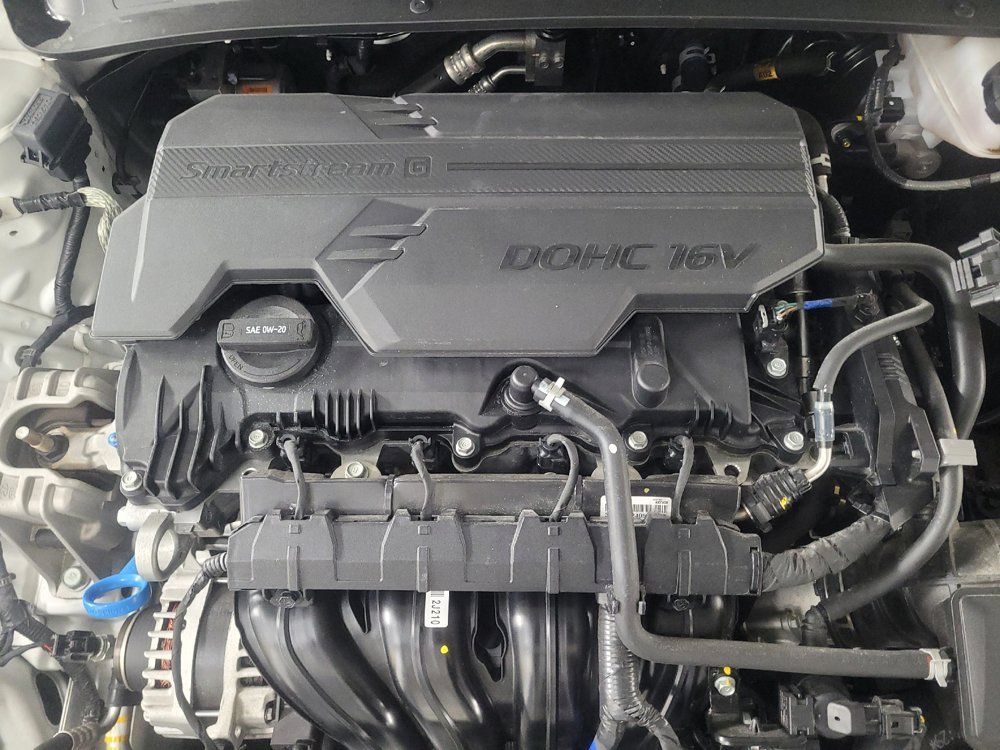 Used 2025 Hyundai Elantra SEL FWD image 30