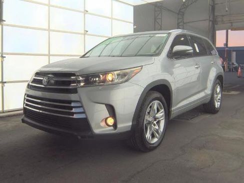 Used 2018 Toyota Highlander Limited image 1