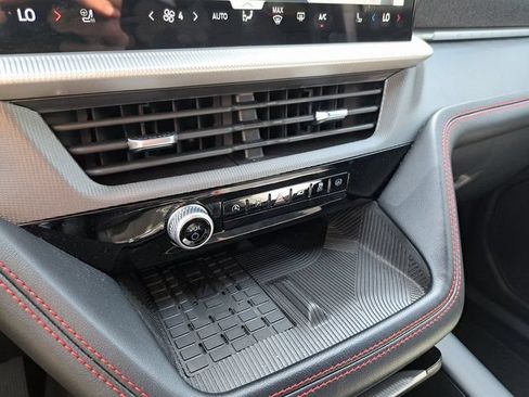 Used 2025 Ford Explorer ST-Line w/ Premium Package RWD image 15