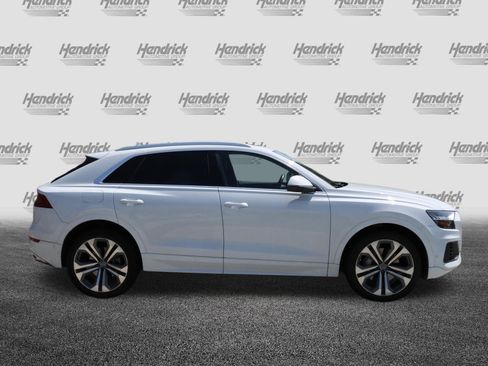 Used 2019 Audi Q8 Prestige w/ Towing Package AWD/4WD image 10